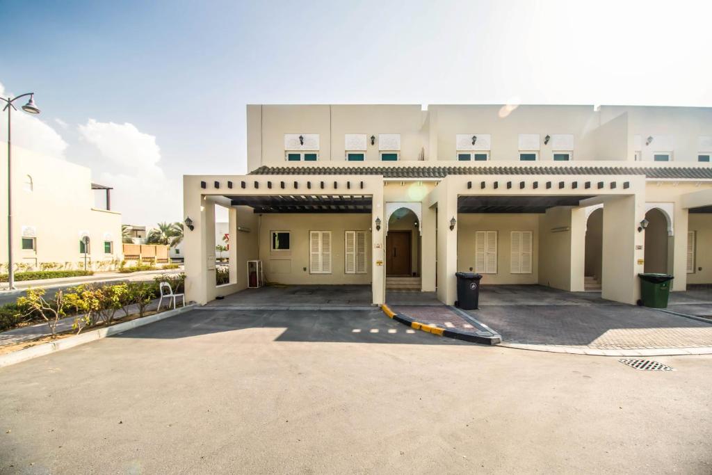 Signature Holiday Homes Townhouse 3 Bedroom Villa In Al Furjan Dubai Uae Booking Com