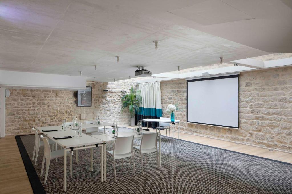 Le 123 Sébastopol - Astotel - Resim 8