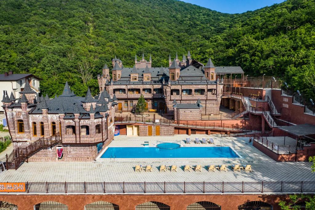 Замок в абрау дюрсо цены и фото Durso Tower Guesthouse, Дюрсо (актуальные цены 2024 года)