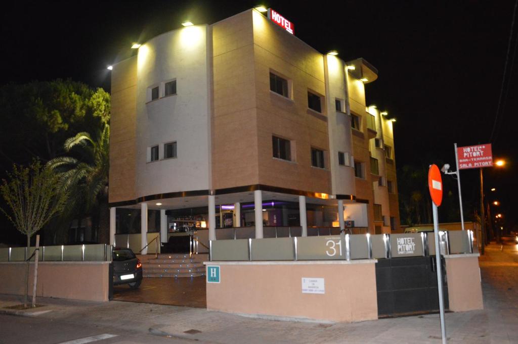 Budova, kde se hotel nachází