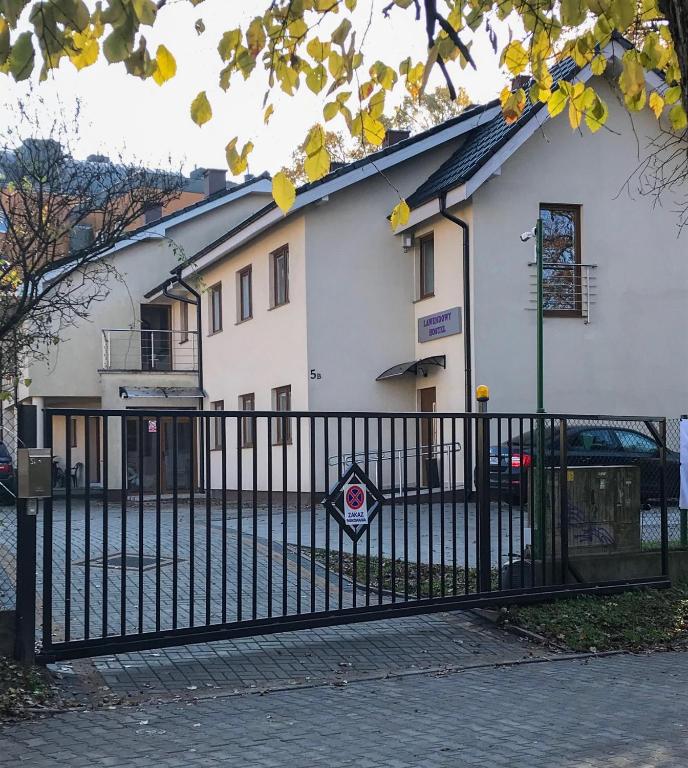 Budova, kde se hostel nachází
