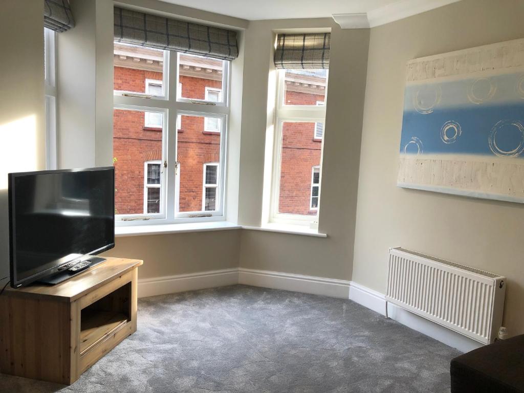Stylish Apartments in Victoria & Westminster - Two-Bedroom Apartment