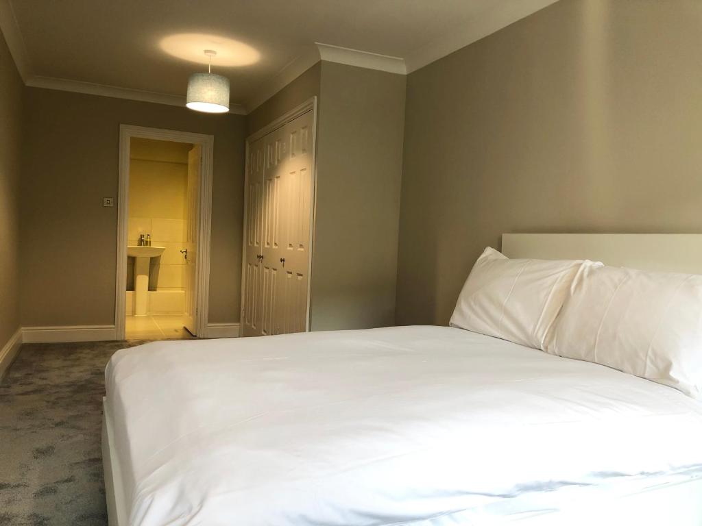 Stylish Apartments in Victoria & Westminster - Two-Bedroom Apartment