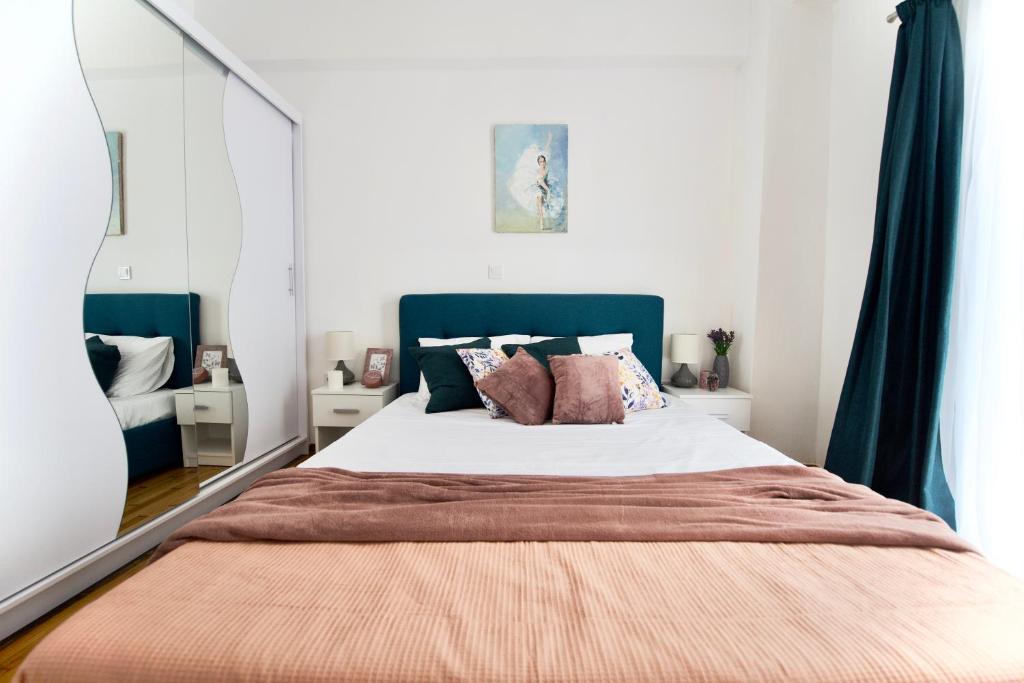 Мини-отель санкт-петербург метро девяткино. Tony paradise. Апарт отель хаус в питере. Close apart. Мурино посуточная квартира.