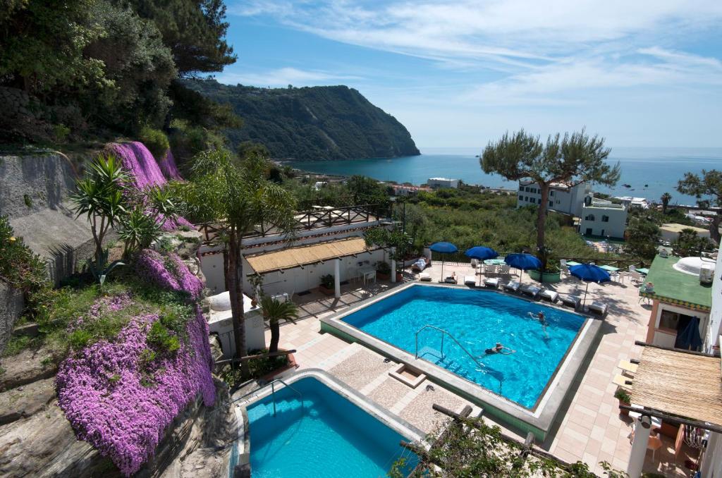 Hotel Villa Biancaの敷地内または近くにあるプール