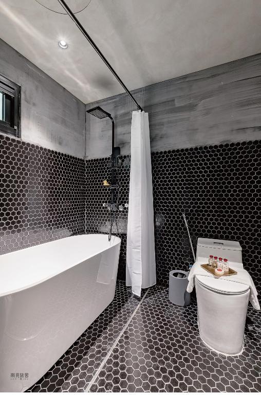 Koupelna v ubytování Loft Inn