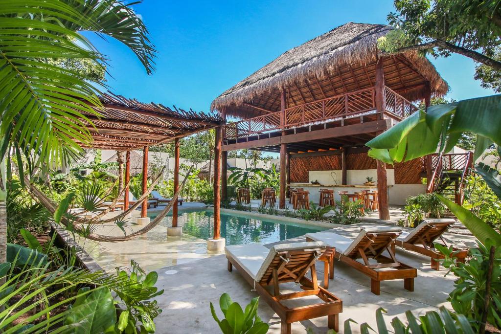Zenes Tulum