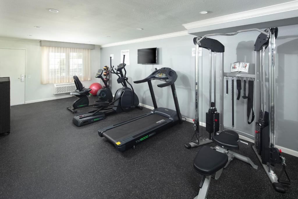 Fitness centrum a/nebo fitness zařízení v ubytování Signature Temecula