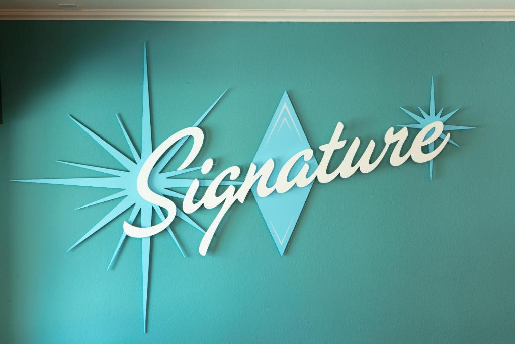 Certifikát, hodnocení, plakát nebo jiný dokument vystavený v ubytování Signature Temecula
