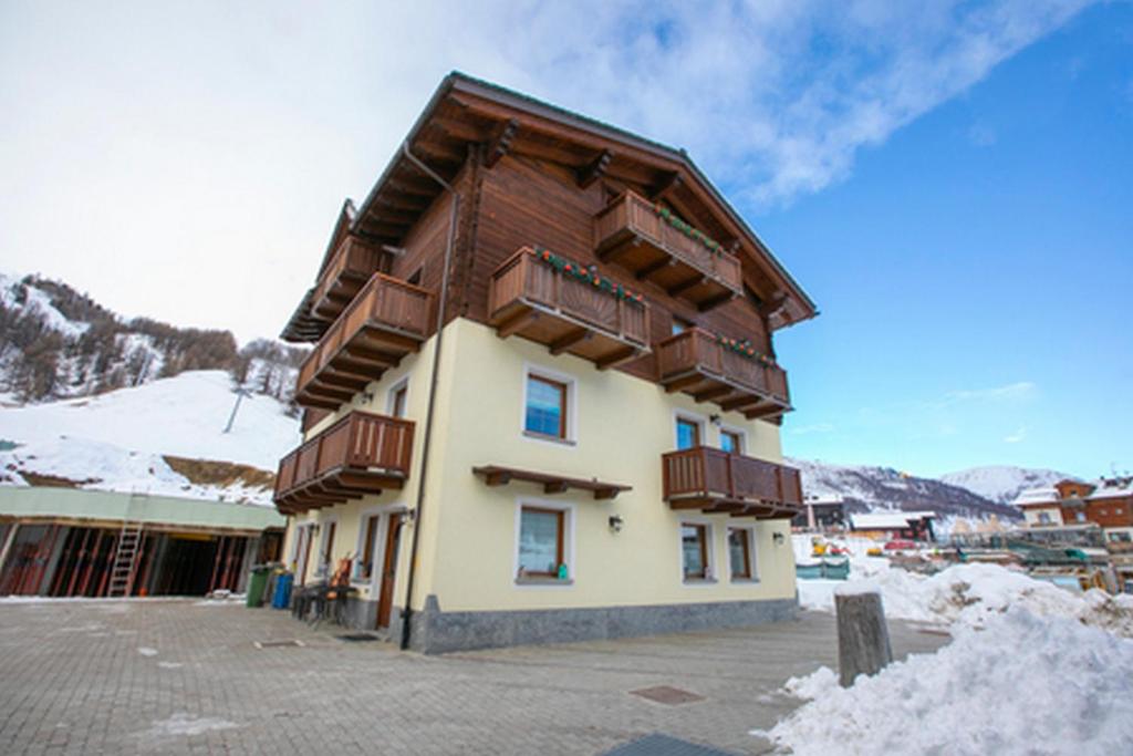 Foto dalla galleria di Italia 1 Ski in- Ski out Mt 50 - Happy Rentals a Livigno