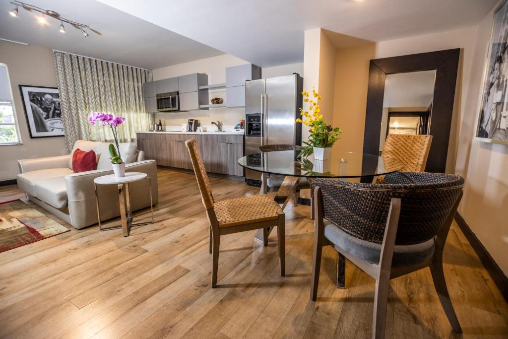 Kuchyň nebo kuchyňský kout v ubytování Metropole Suites South Beach