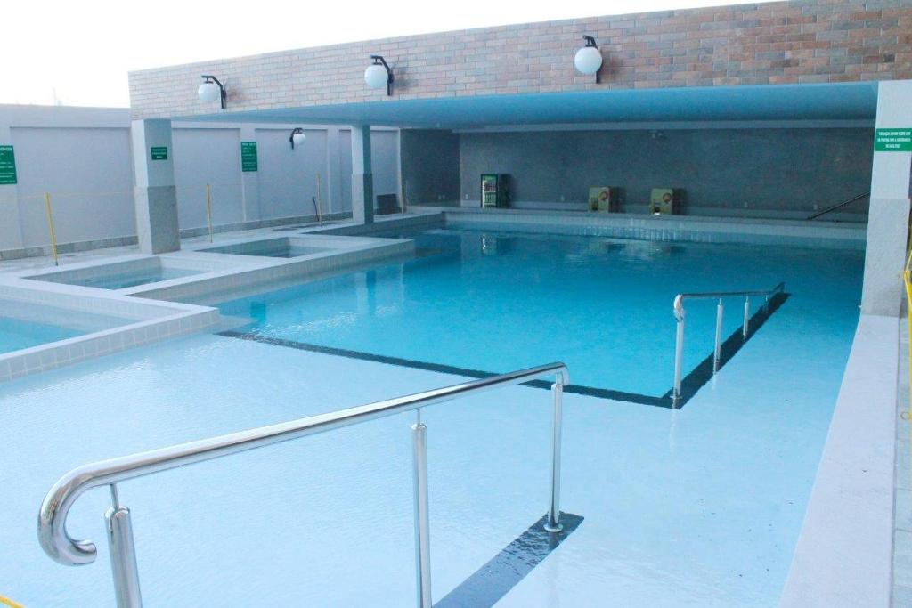 A piscina localizada em Piazza DiRoma Caldas Novas ou nos arredores