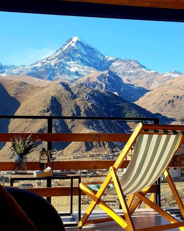 Nespecifikovaný výhled na hory nebo výhled na hory při pohledu z hotelu