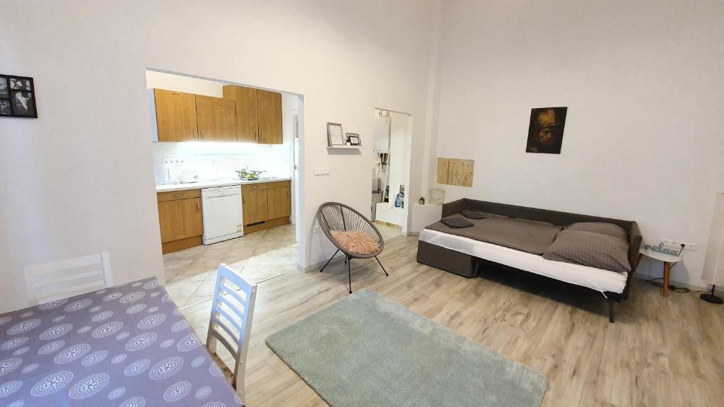 Kuchyňa alebo kuchynka v ubytovaní Előkapu Apartman