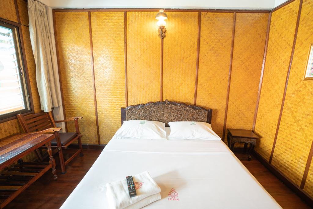 Lai Thai Guest House - Deluxe Double Or Twin Room
