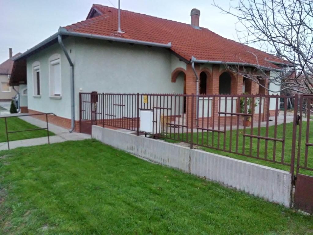 Diófás Vendégház Mórahalom 6782 Mórahalom, József Attila u.7. kép - 1