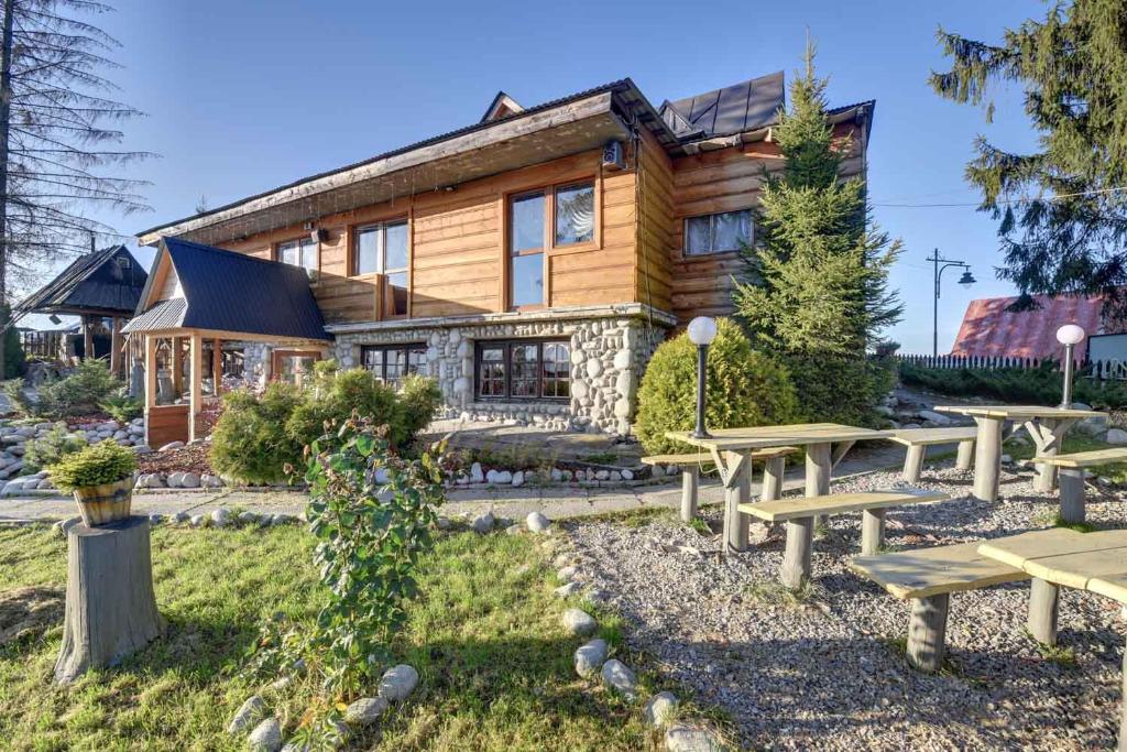 Vonkajšia záhrada v ubytovaní Orla Village Bukowina - góralska willa w doskonałej lokalizacji -10min pieszo do term Bukovina