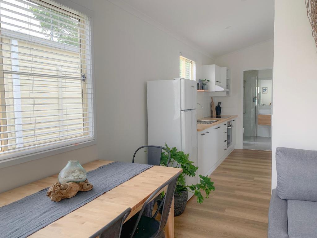 Little Palm Cabins - Two-Bedroom Apartment