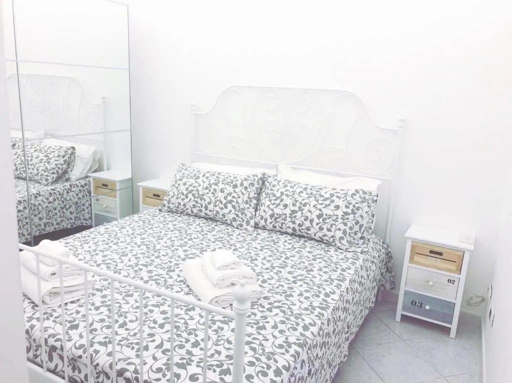 Apartment with one bedroom in Napoli with balcony and WiFi 10 km from the beach, Napoli, Italia