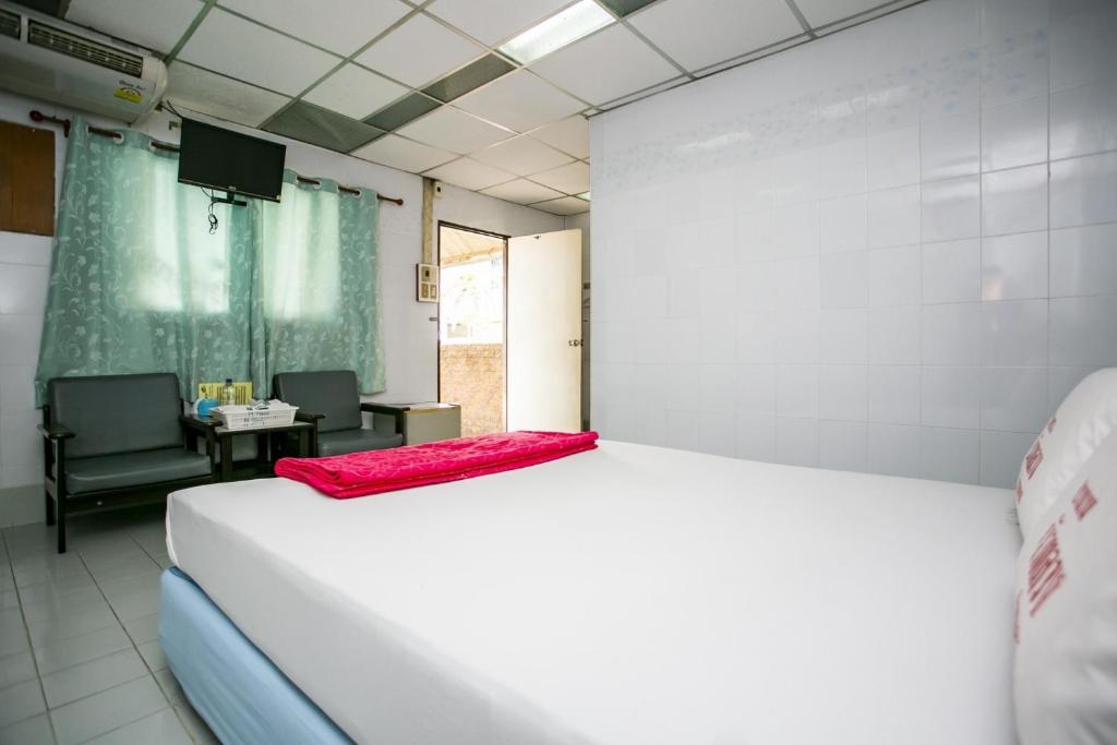 Bualuang HOTEL - Superior Double Room
