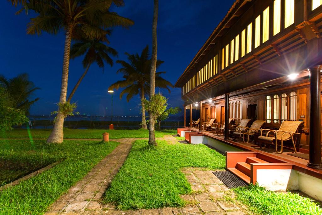 Zahrada ubytování Coconut Lagoon Kumarakom - A CGH Earth Experience