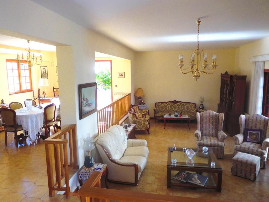 Fotografia z galérie ubytovania Kavouri beach house just 6 minutes walk to Kavouri beach v Aténach