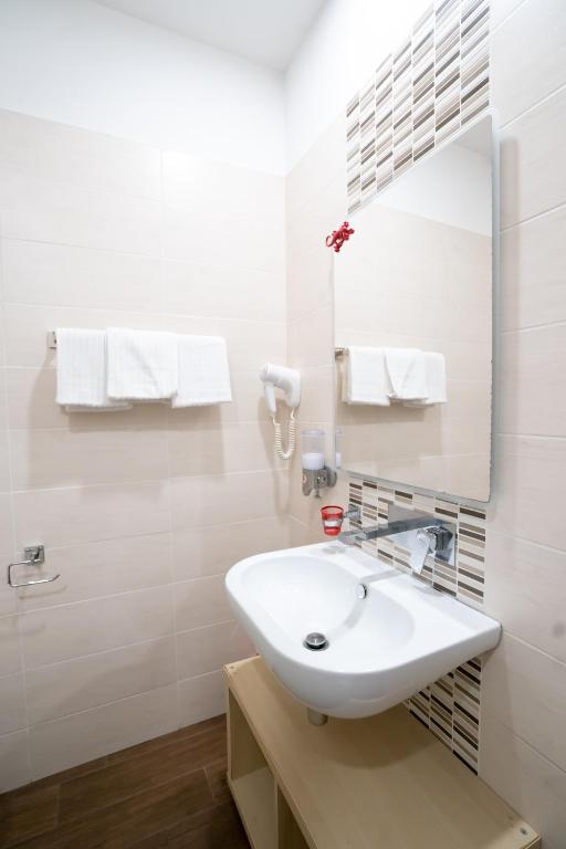 Archi di Roma Guest House photo