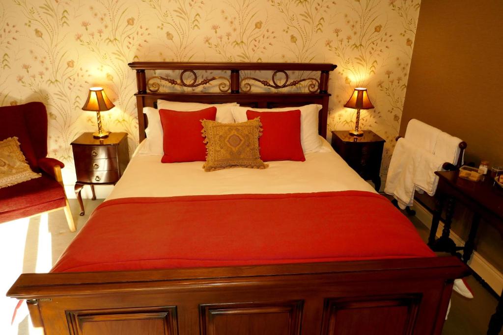 Crookedstone House - Deluxe King Room