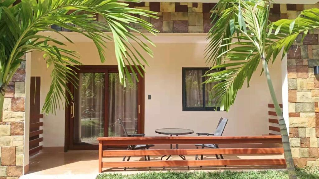 Patio o area all'aperto di Camotes Ocean Heaven Resort