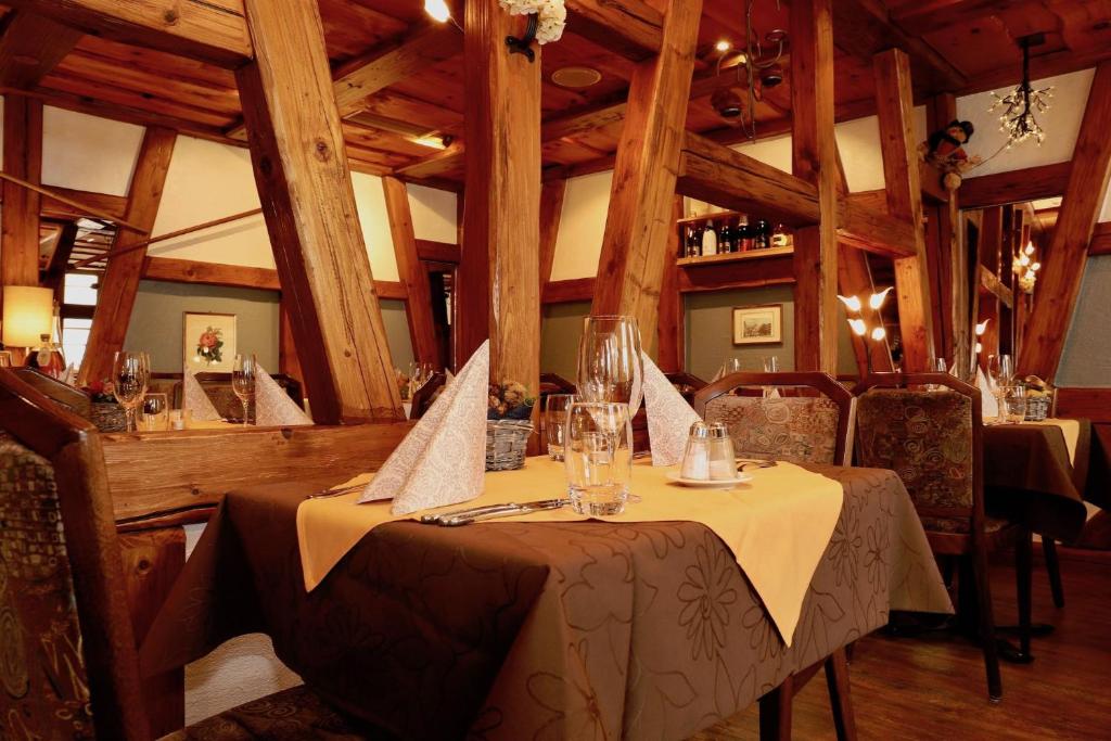 Restaurace v ubytování Hotel-Restaurant Weisses Kreuz