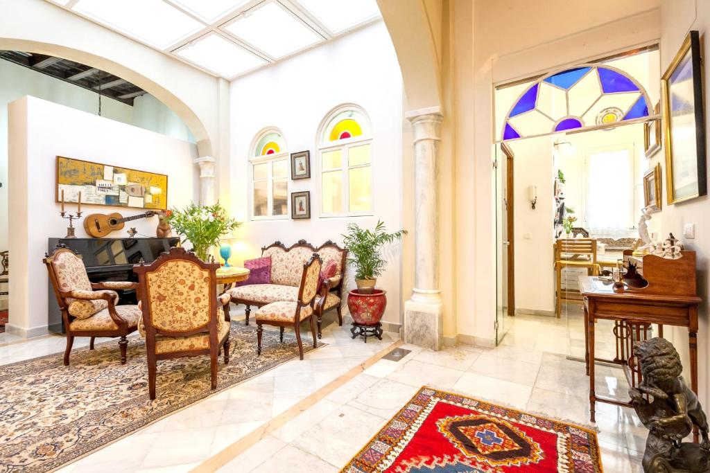 2 bedrooms house with enclosed garden and wifi at Sevilla ...
