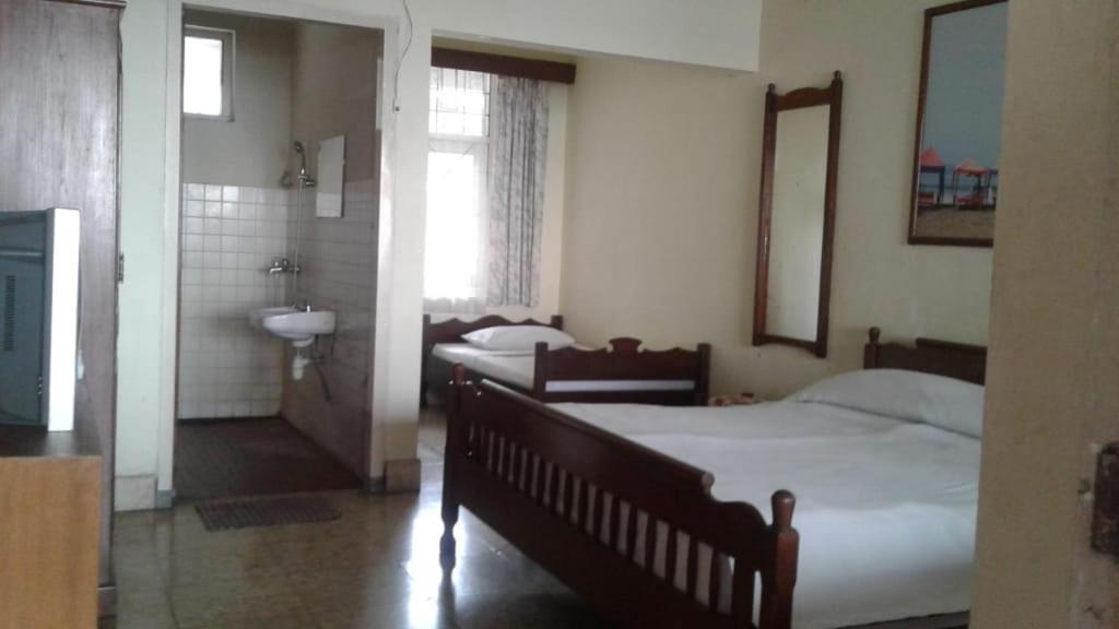 Bunga Ayu Seaside Resort - Superior Triple Room With Sea View