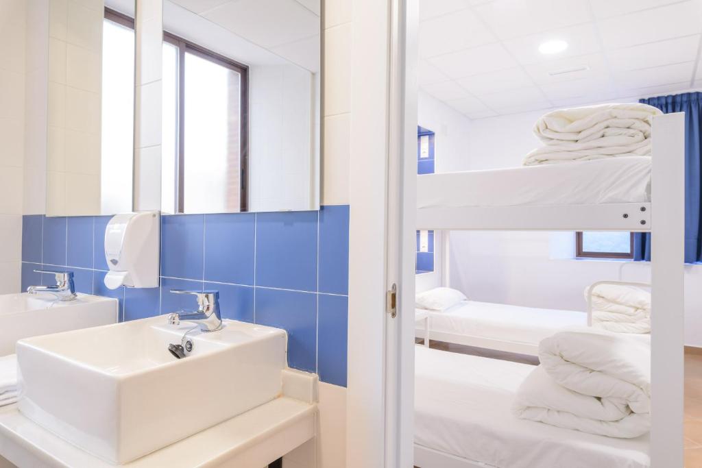 Kúpeľňa v ubytovaní Benarrabá Hostel