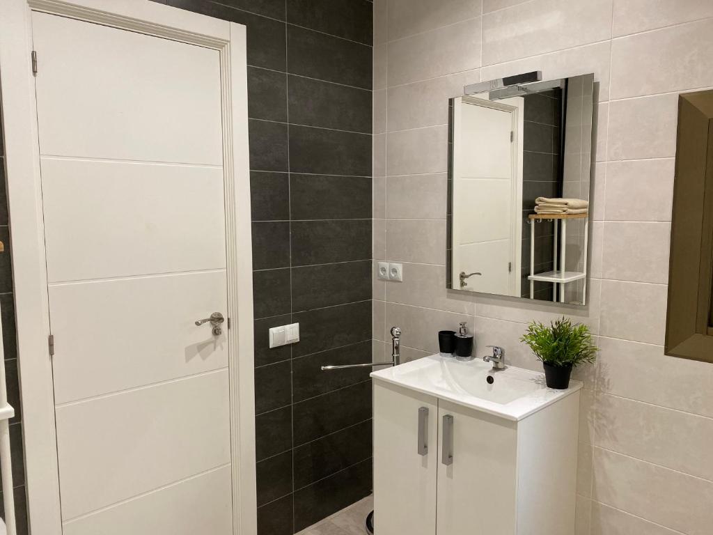 Kúpeľňa v ubytovaní Comfortable renovated flat, WiFi!