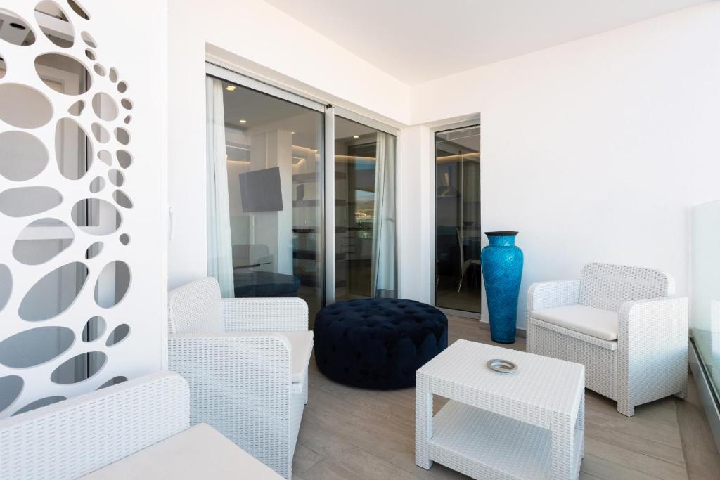 Oceanfront Rental - Superior Suite With Sea View
