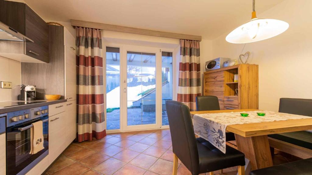 Kuchyň nebo kuchyňský kout v ubytování Haus Auer Theresia