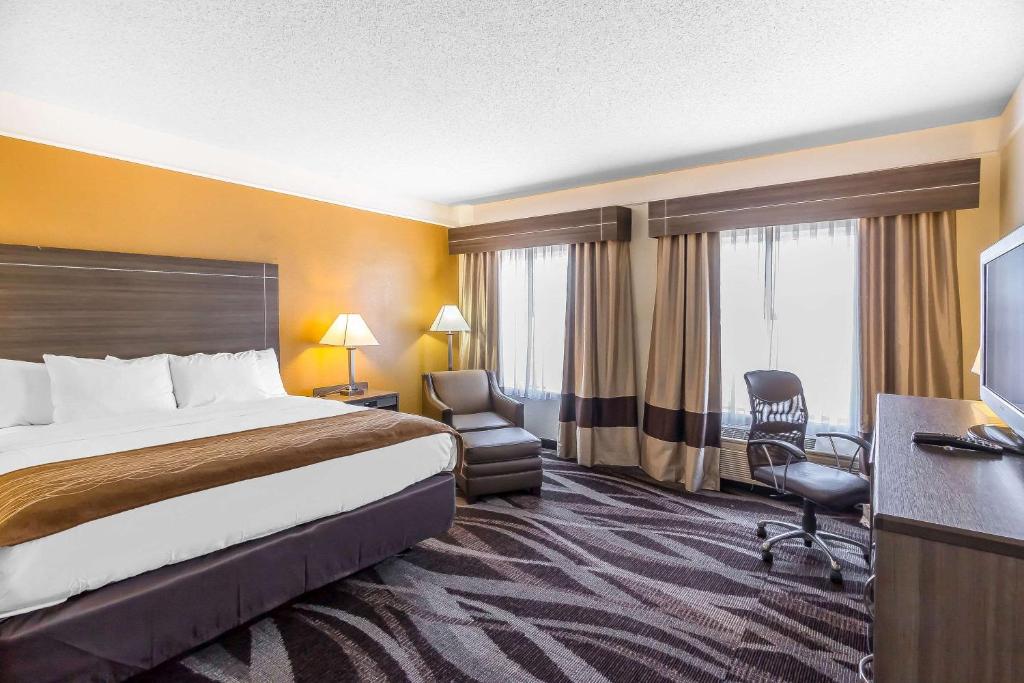 Ένα ή περισσότερα κρεβάτια σε δωμάτιο στο Comfort Inn near Frost Bank Center