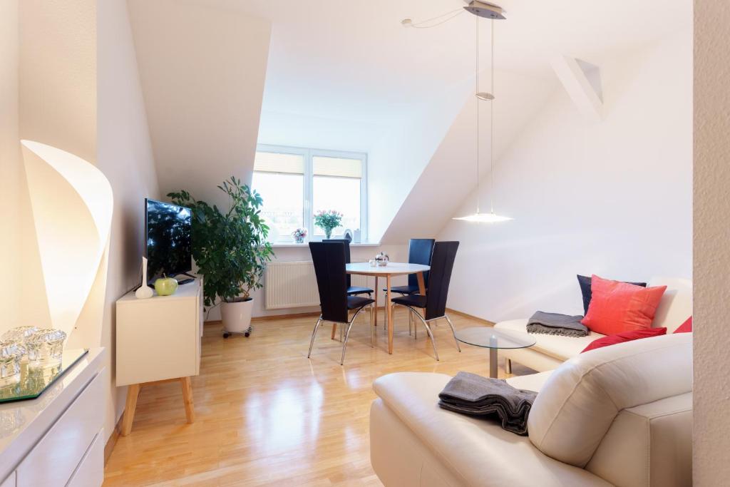 Wohnung mit Blick auf die Zitadelle Petersberg - 3 Zimmer - 4