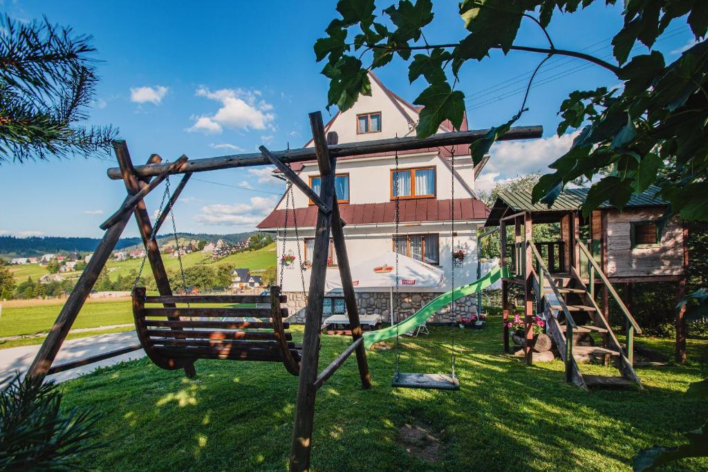 Vonkajšia záhrada v ubytovaní Apartament Na Wierchu