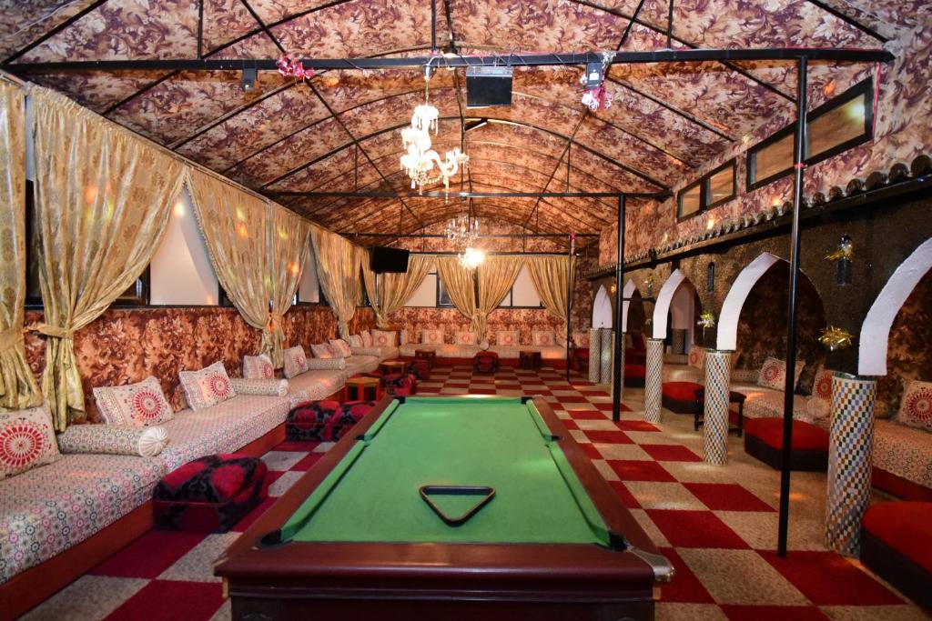 Biliár nebo kulečník v ubytování Sud Bahia Agadir "Bahia City Hotel"