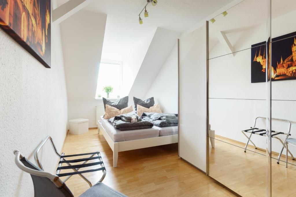 Wohnung mit Blick auf die Zitadelle Petersberg - 3 Zimmer - 11
