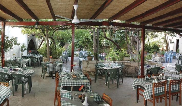 Gallery image of The Bunch Of Grapes Inn in Pissouri