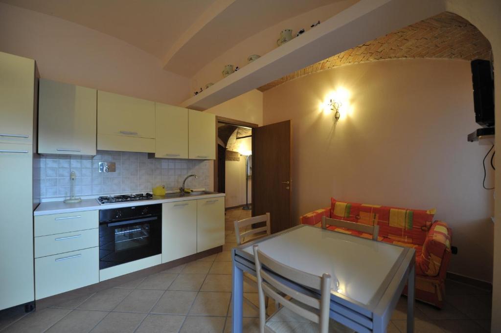 Kuchyň nebo kuchyňský kout v ubytování Agriturismo Isorella