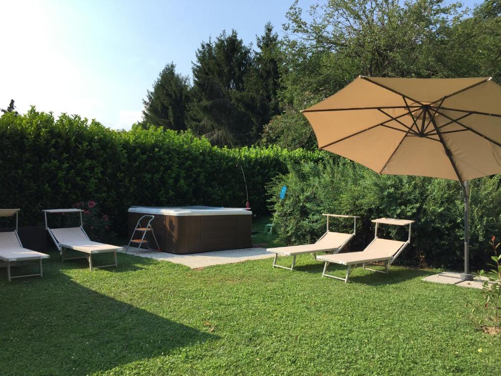 Vonkajšia záhrada v ubytovaní Villa D'Azeglio