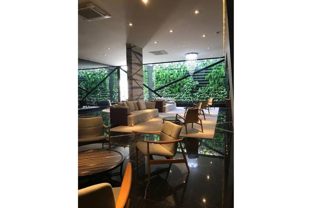  Studio em excelente localização e vista para o mar