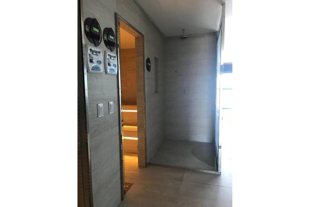  Studio em excelente localização e vista para o mar
