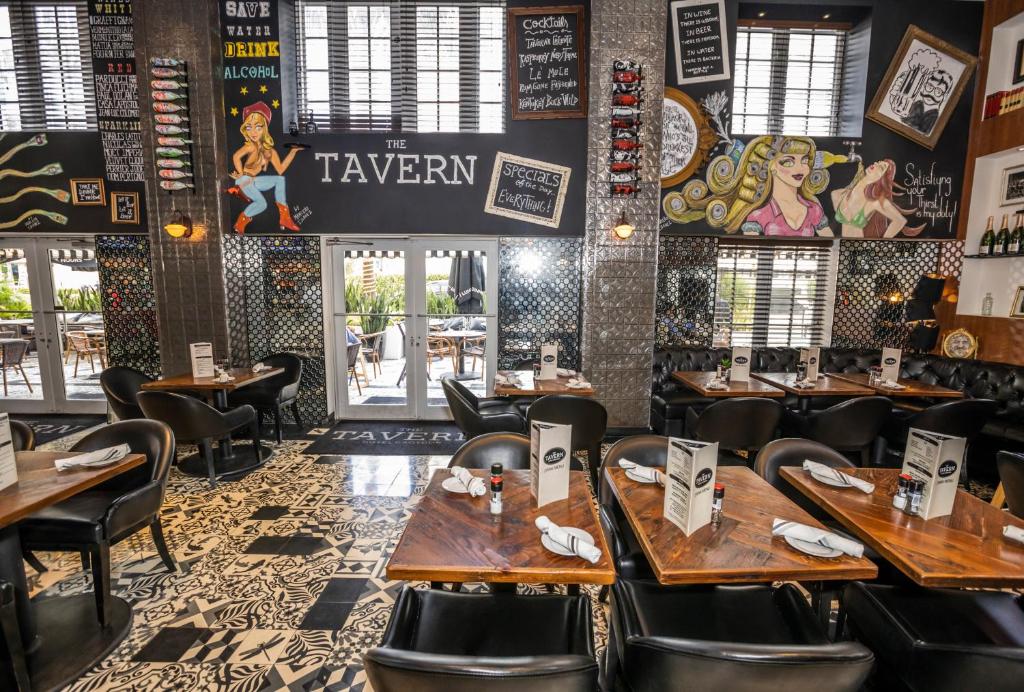 Restoran või mõni muu söögikoht majutusasutuses Hotel Croydon