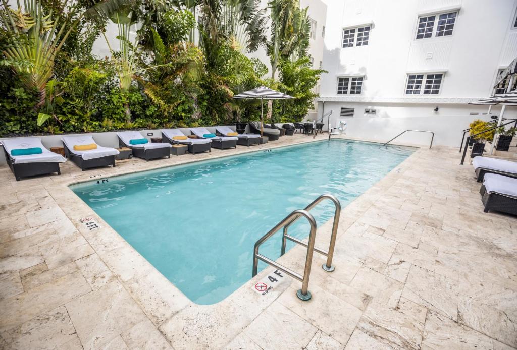 Bassein majutusasutuses Hotel Croydon või selle lähedal