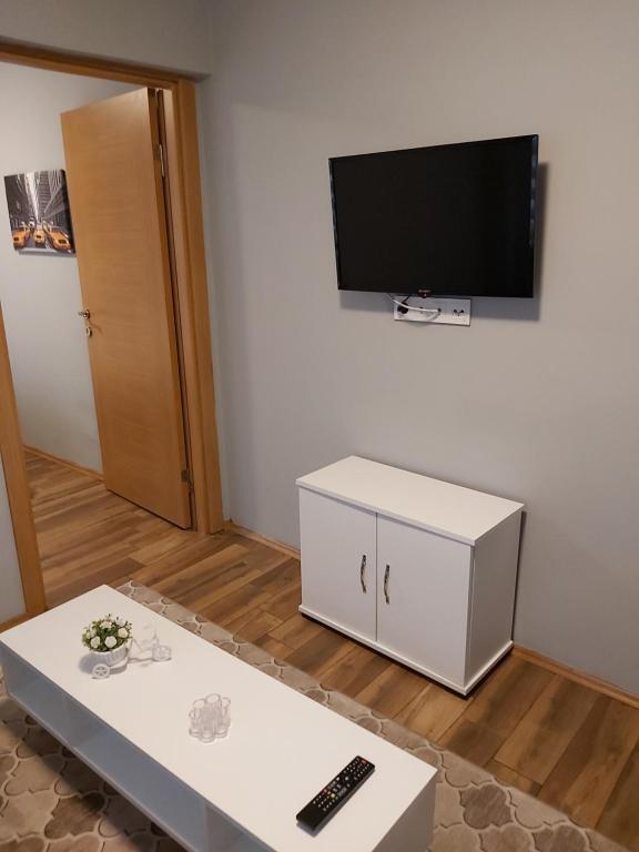 TV a/nebo společenská místnost v ubytování Rodos HAN