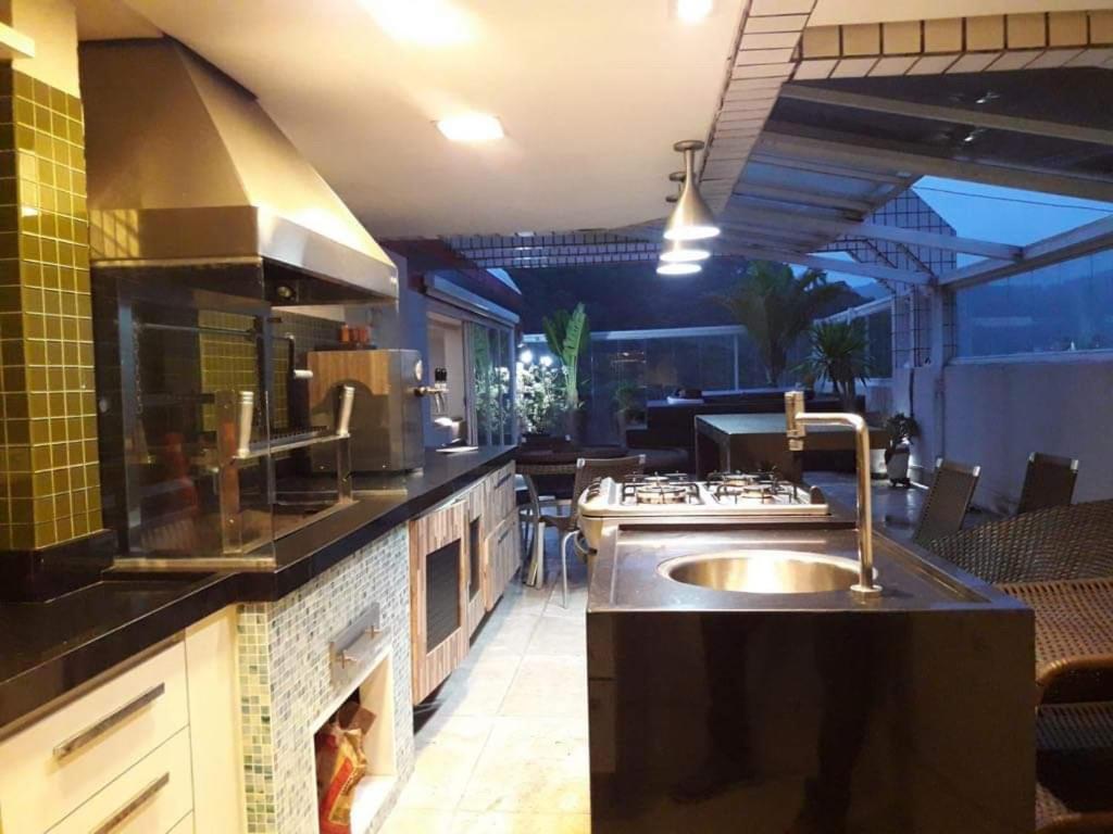  Cobertura com jacuzzi ao lado da praia